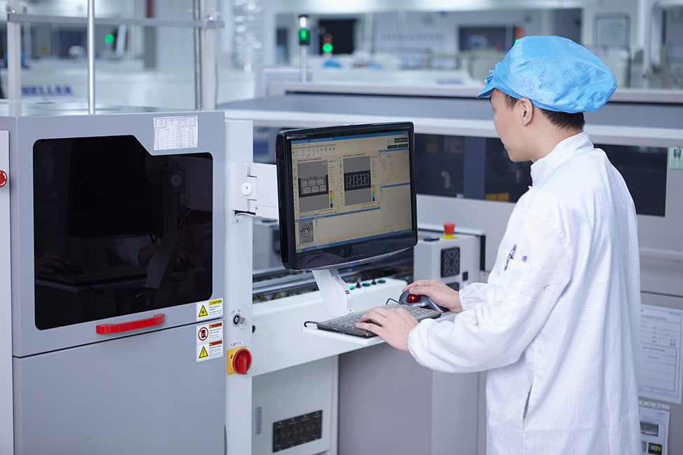 How to Choose the Right Industrial Display Monitor